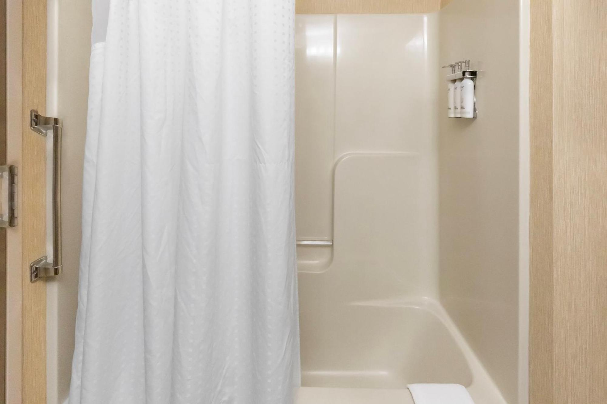 Holiday Inn Express - Ludlow - Chicopee Area By Ihg Zewnętrze zdjęcie
