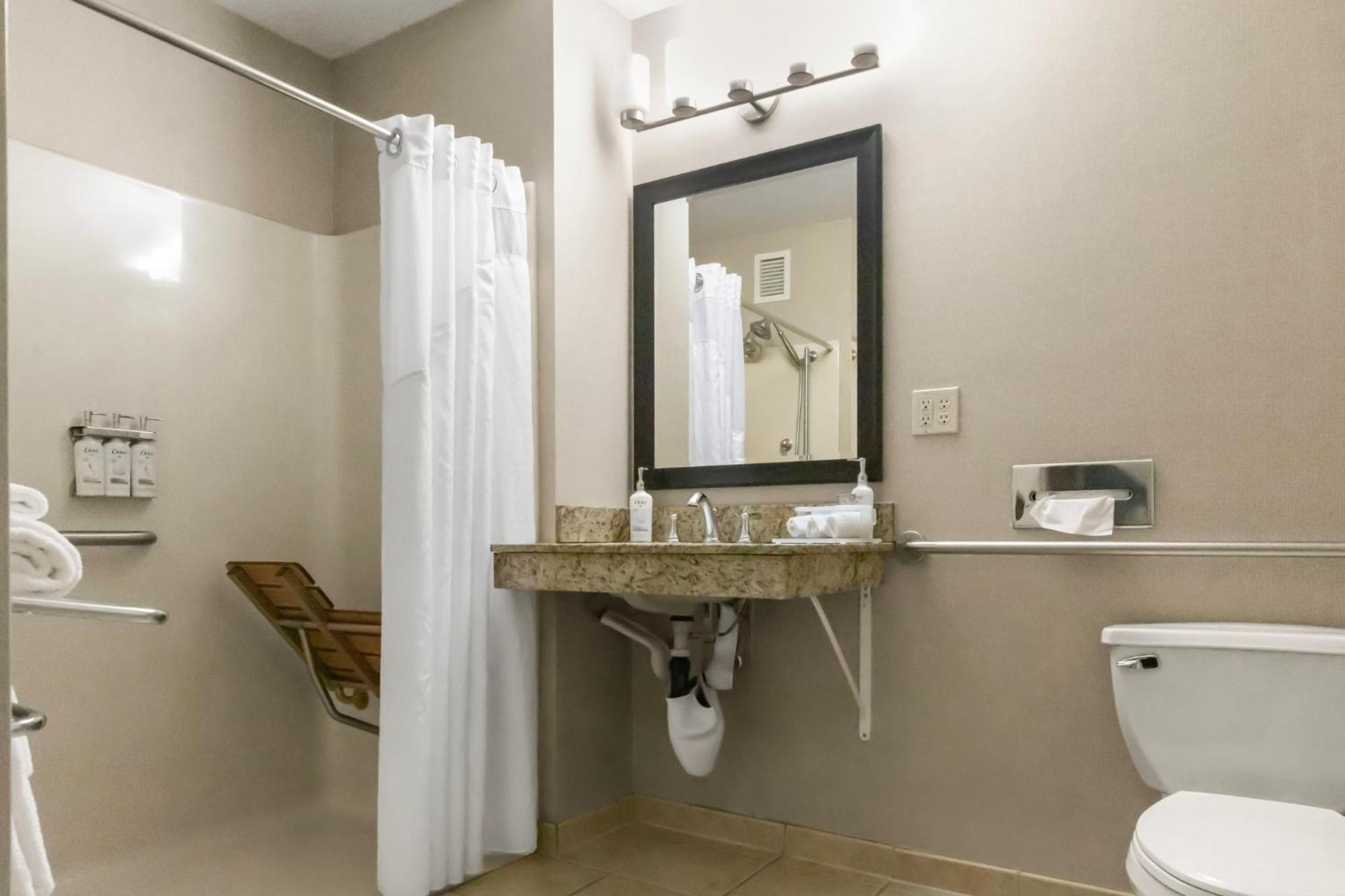 Holiday Inn Express - Ludlow - Chicopee Area By Ihg Zewnętrze zdjęcie