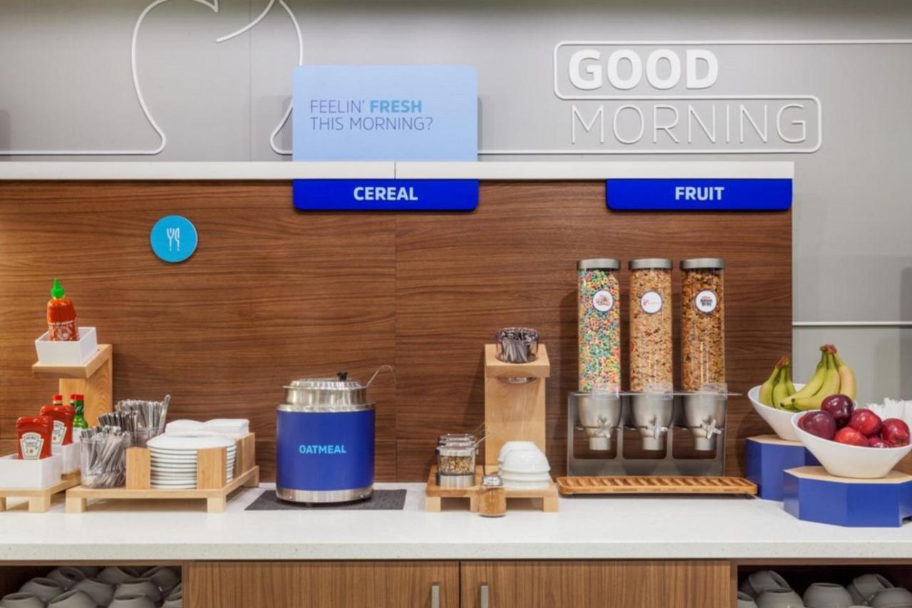 Holiday Inn Express - Ludlow - Chicopee Area By Ihg Zewnętrze zdjęcie
